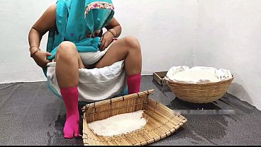 Desi Cewek Kampung India, Siap Digoyang Di Sawah, Bikin Nafsu Naik.
