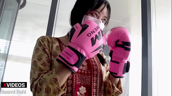Gadis Petarung Ufc Desi, Pukulannya Bikin Mampus Gaya Profesional.