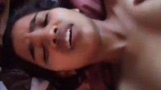 Bokep Cewek Sempit Digenjot Ngentot Sampe Muncrat