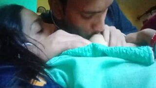 Hisap Susu Istri Temen Yang Seksi Dan Desi, Bikin Nafsu Makin Membara.