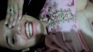 Tonton Video Aunty Karachi Bugil Panas Banget