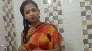 Tonton Video Mandi Sarika (sarika Vikki) Yang Bikin Basah