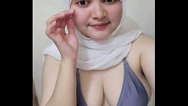Hari-hari Pertama Goyang Twerk Pake Hijab, Bikin Makin Tegang Dan Basah.