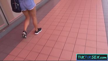 Gadis Thailand Amatir Digaet Di Tuk Tuk, Dibawa Ke Hotel Buat Main-main Di Ranjang