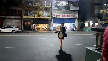Di Tengah Wabah Dan Hingar-bingar Rock And Roll, Pas Lagi Lockdown Ketat, Nyokap Temen Gue Pergi Ke Supermarket Dan Dapet Dua Tipe Siapapun Yang Bikin Makin Erotis.