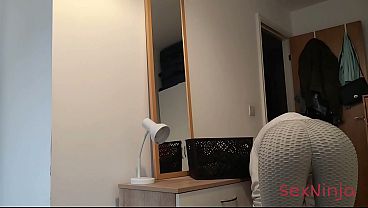 Sengaja Pamer Kontol Keras Ke Ibu Tiri Sampai Dia Melotot