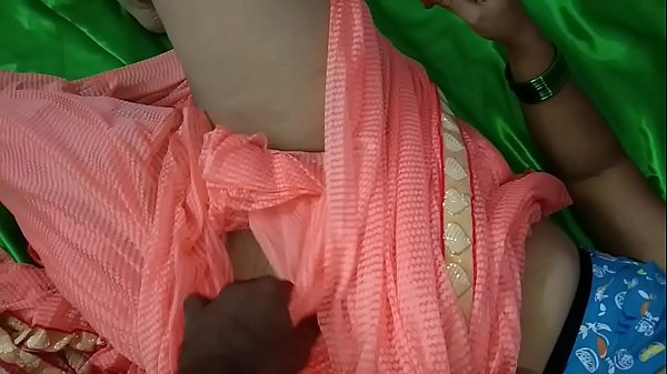 देसी सविता की गांड मारते हुए