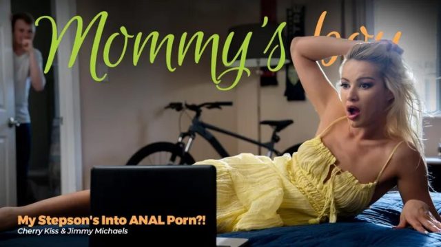 Ibu Tiriku Nonton Bokep Anal Sama Anak Tiri?! Gila, Bikin Makin Bernafsu!