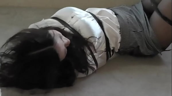 Cekik Leher, Ikat Tangan, Nafas Tersengal—14 Pose Budak Cina Yang Bikin Gentayangan.