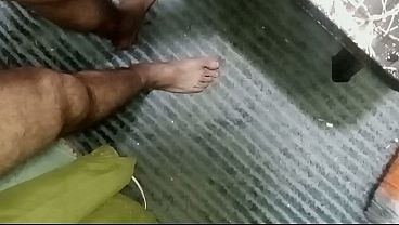 Gay Arab Threesome: Kontol Dikocok, Pantat Dijilat, Dua Arab Saudi Ganteng Ngewe Pasif Irak, Lubang Pantatnya Dibuka Lebar.