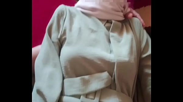 Saudari Tiri Berhijab Digoyang Habis-habisan Pas Lebaran