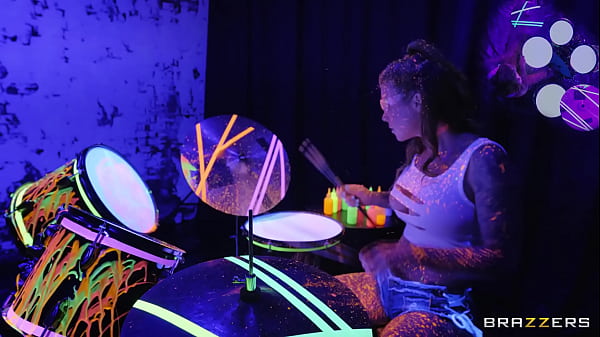 Tonton Trailer Panas Bang The Drummer Dari Brazzers, Full Video Di Zzfull.com, Bikin Mendingin!