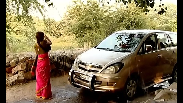 Ngentot Liat Bhabhi Desa India Cuci Mobil, Adegan Hot Tak Terkontrol, Wajib Tonton