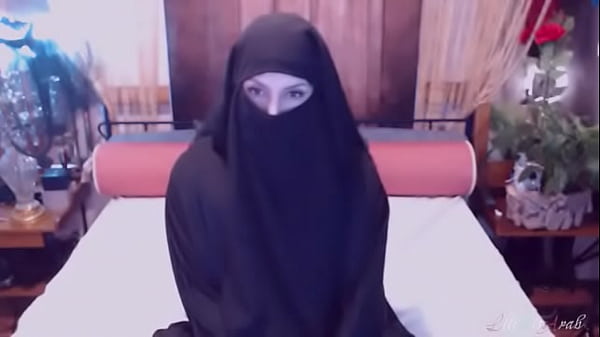 Guru Dapat Bayaran Dari Pelacur Arab Yang Nakal