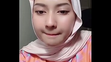 Jilbab Live, Goyangin Pantat Bikin Makin Tegang